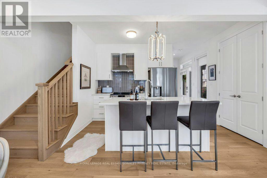 9 Crown Gate, Oakville, ON, L6M 0W8 - 8