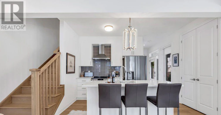 9 Crown Gate, Oakville, ON, L6M 0W8 - 8