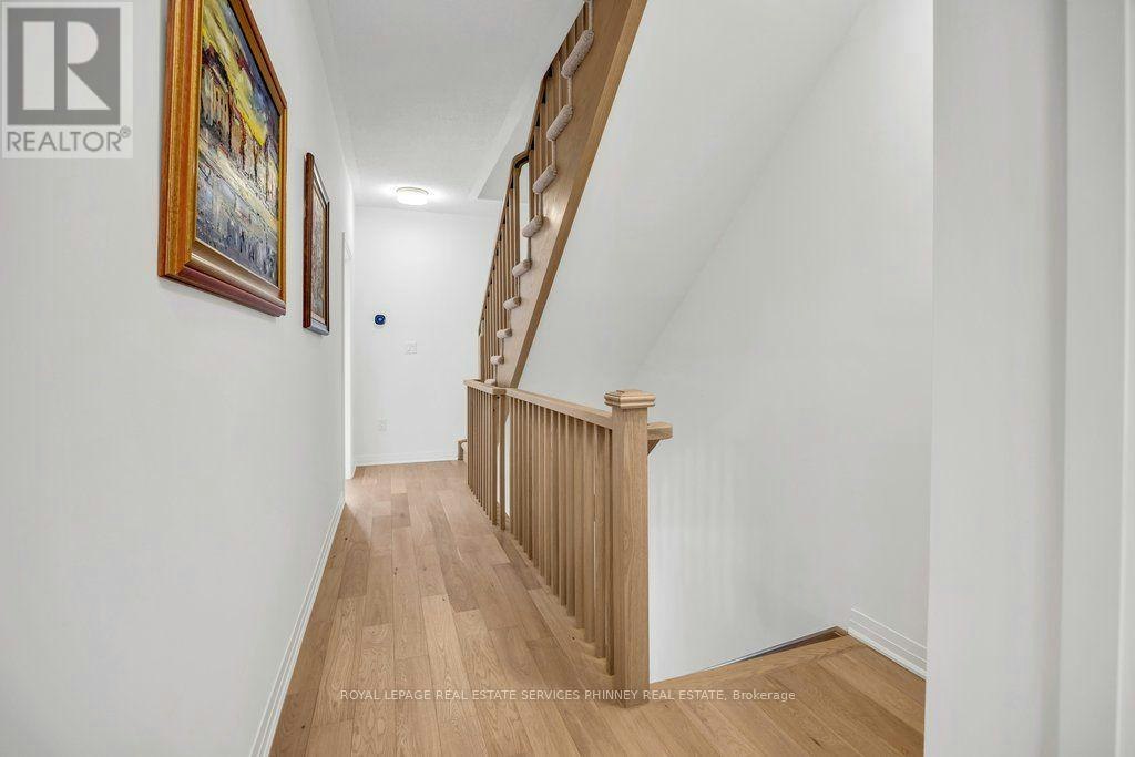 9 Crown Gate, Oakville, ON, L6M 0W8 - 12