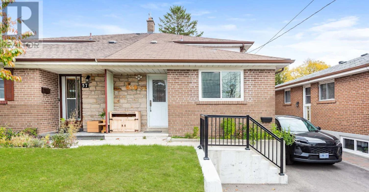 55 Pearldale Avenue, Toronto, ON, M9L 2H2