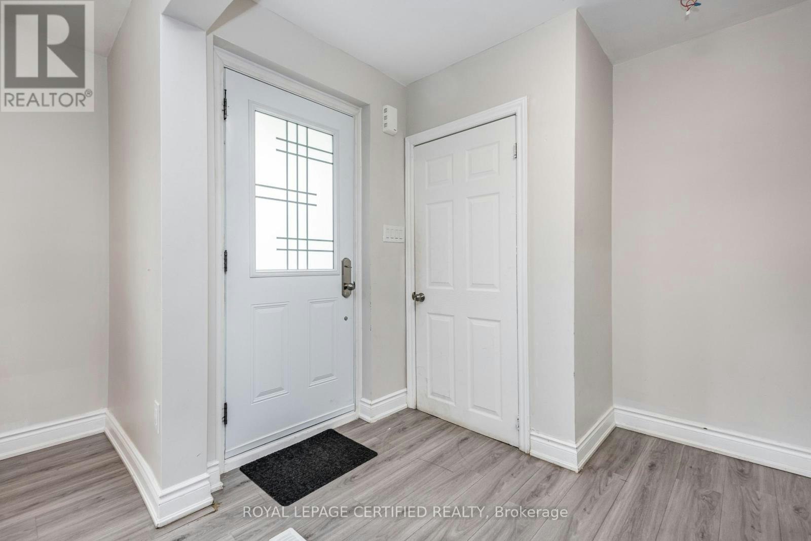 55 Pearldale Avenue, Toronto, ON, M9L 2H2 - 6
