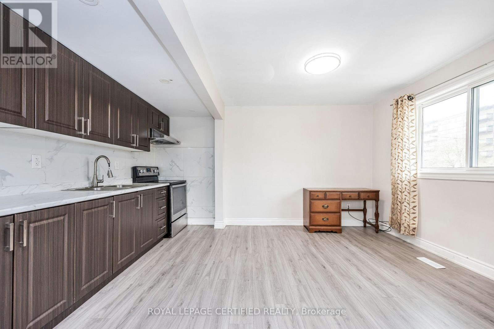 55 Pearldale Avenue, Toronto, ON, M9L 2H2 - 7