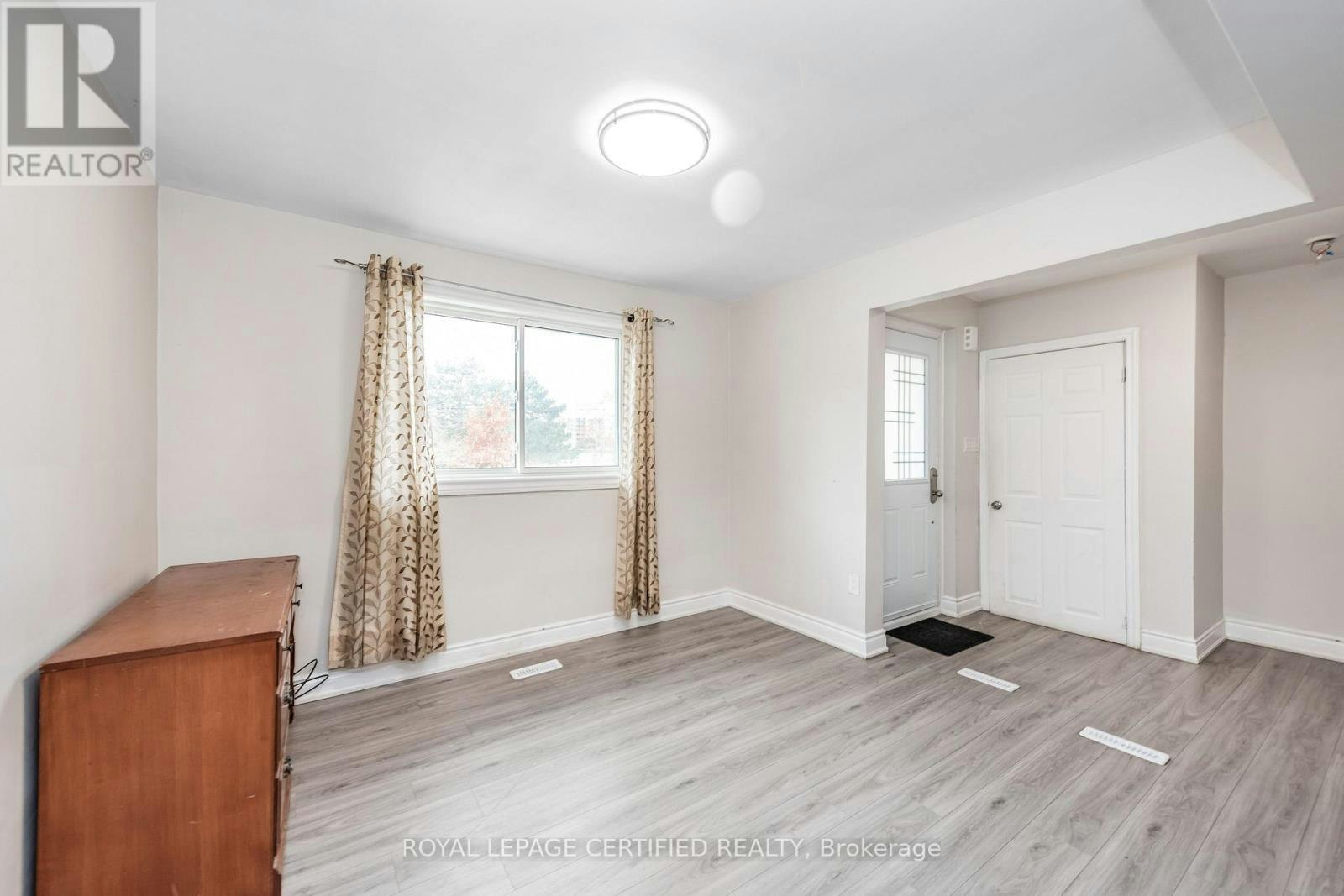 55 Pearldale Avenue, Toronto, ON, M9L 2H2 - 10
