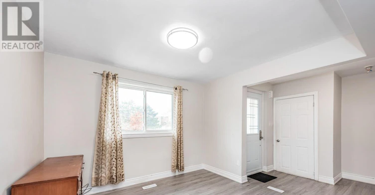 55 Pearldale Avenue, Toronto, ON, M9L 2H2 - 10
