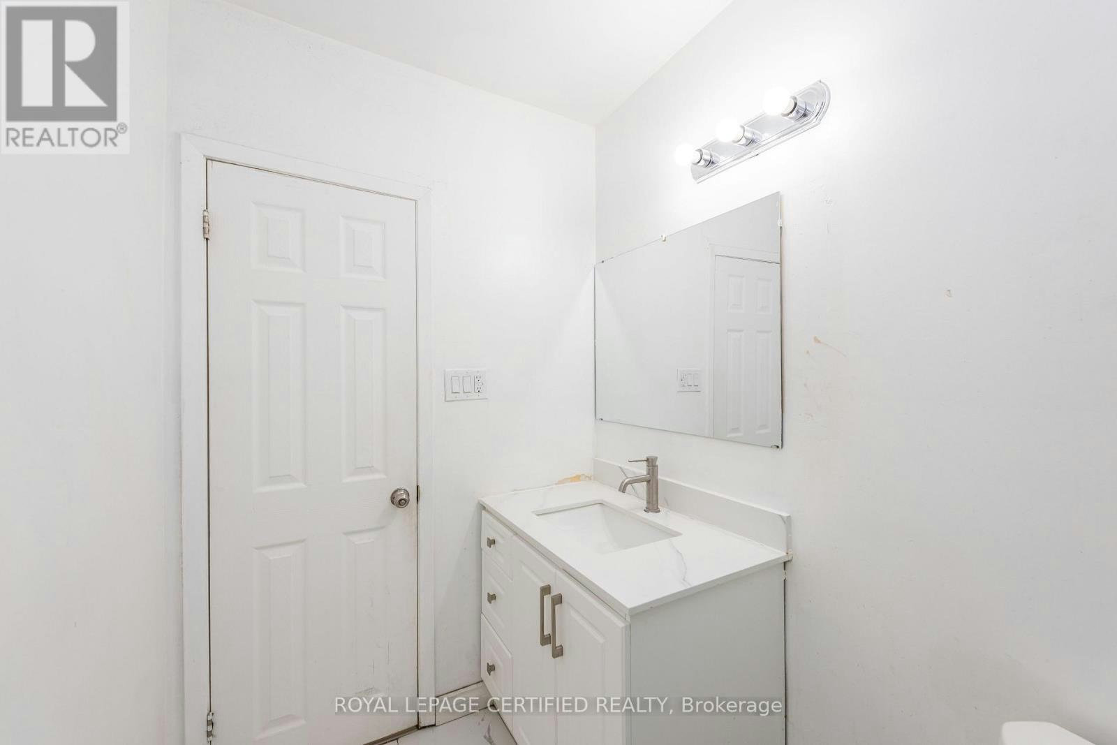55 Pearldale Avenue, Toronto, ON, M9L 2H2 - 25