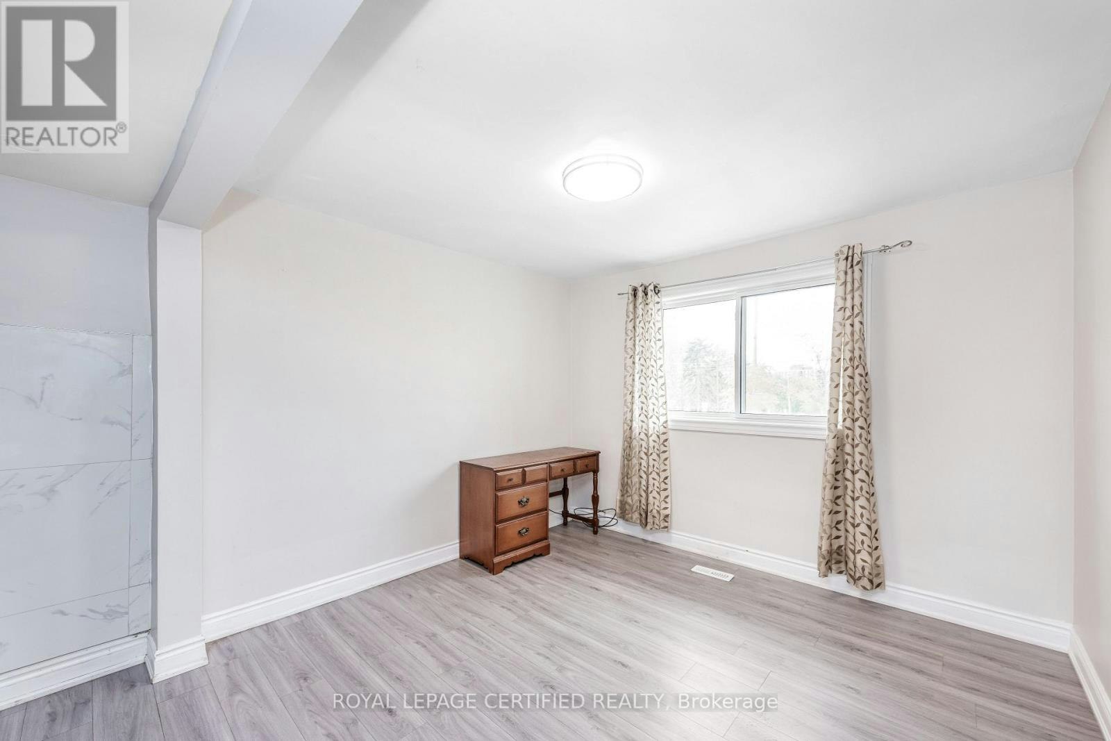 55 Pearldale Avenue, Toronto, ON, M9L 2H2 - 8
