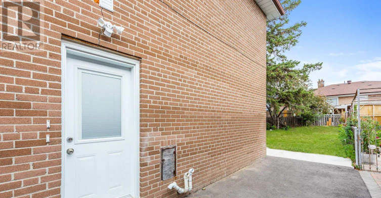 55 Pearldale Avenue, Toronto, ON, M9L 2H2 - 32