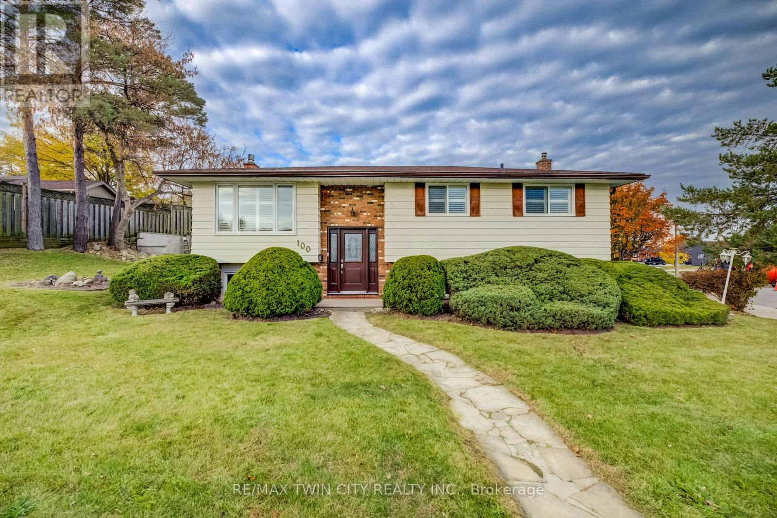 100 Moffat Drive, Cambridge, ON, N1R 6E4