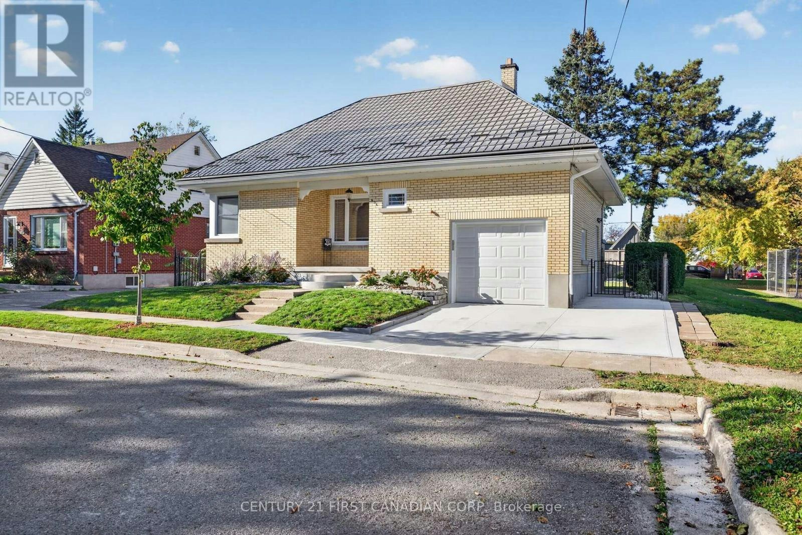 636 Wallace Street, London, ON, N5Y 3R7 - 2