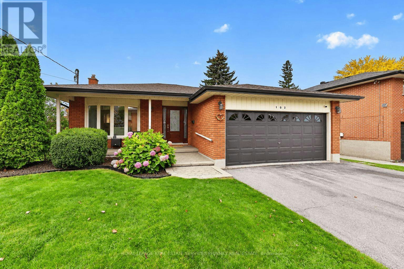 102 Applewood Crescent, Whitby, ON, L1N 2E7