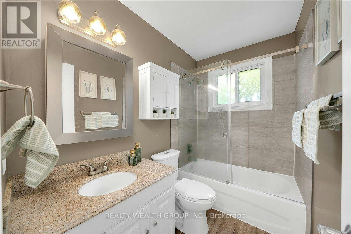 11 Bristow Court, Barrie, ON, L4N 6T1 - 32