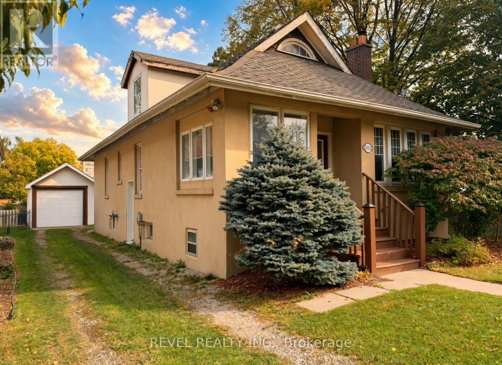 1034 Adelaide Street N, London, ON, N5Y 2M9