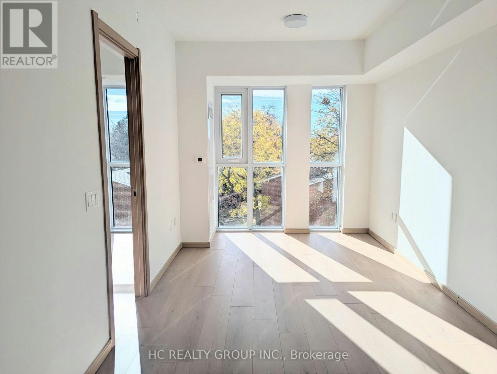 302-3421 Sheppard Avenue, Toronto, ON, M1T 0C1