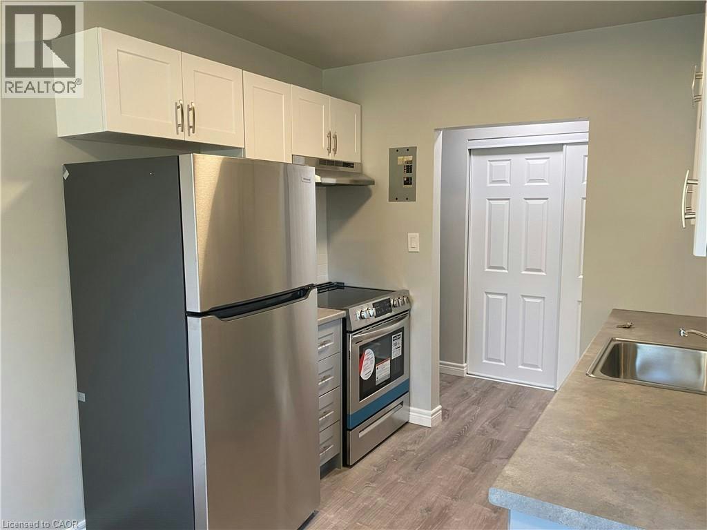 3-154 Elgin Street N, Cambridge, ON, N1R 5H8 - 4