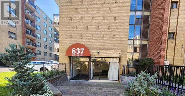 102-837 Roselawn Avenue, Toronto, ON, M6B 1B5 - 2