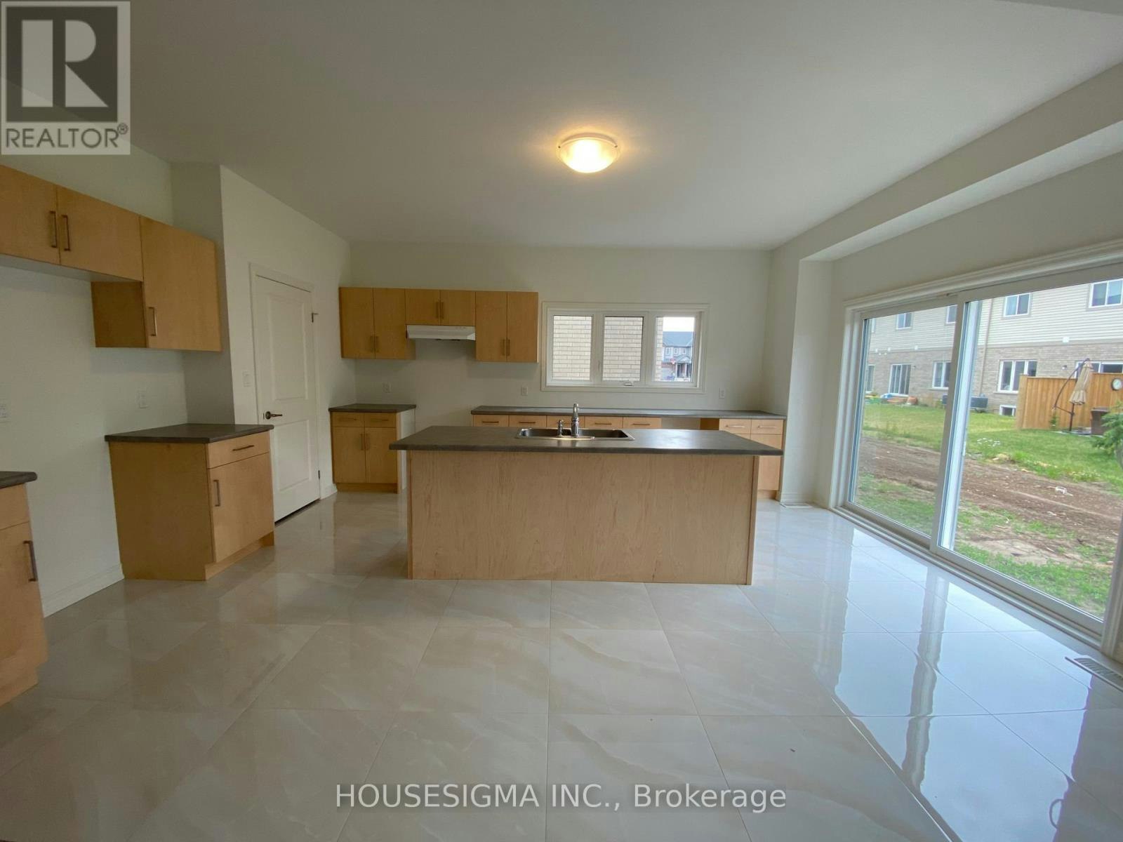 20 Overholt Drive, Thorold, ON, L2V 0G5 - 4