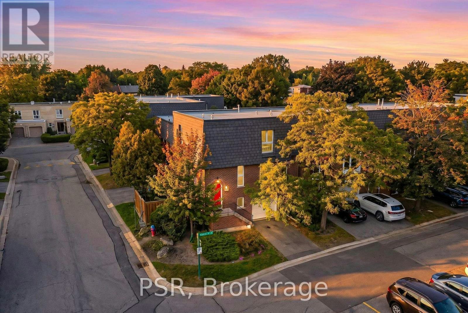 2 Powderhorn Mill Way, Toronto, ON, M2L 1R8