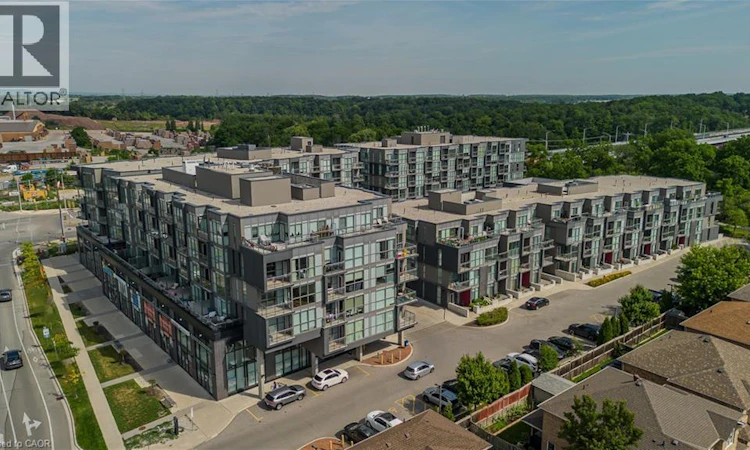 D509-5220 Dundas Street