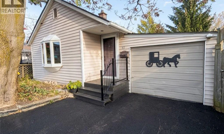 42 Emery Street W