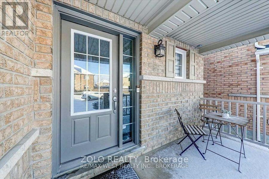 45 Liberty Crescent, Bradford West Gwillimbury, ON, L3Z 0P5 - 2