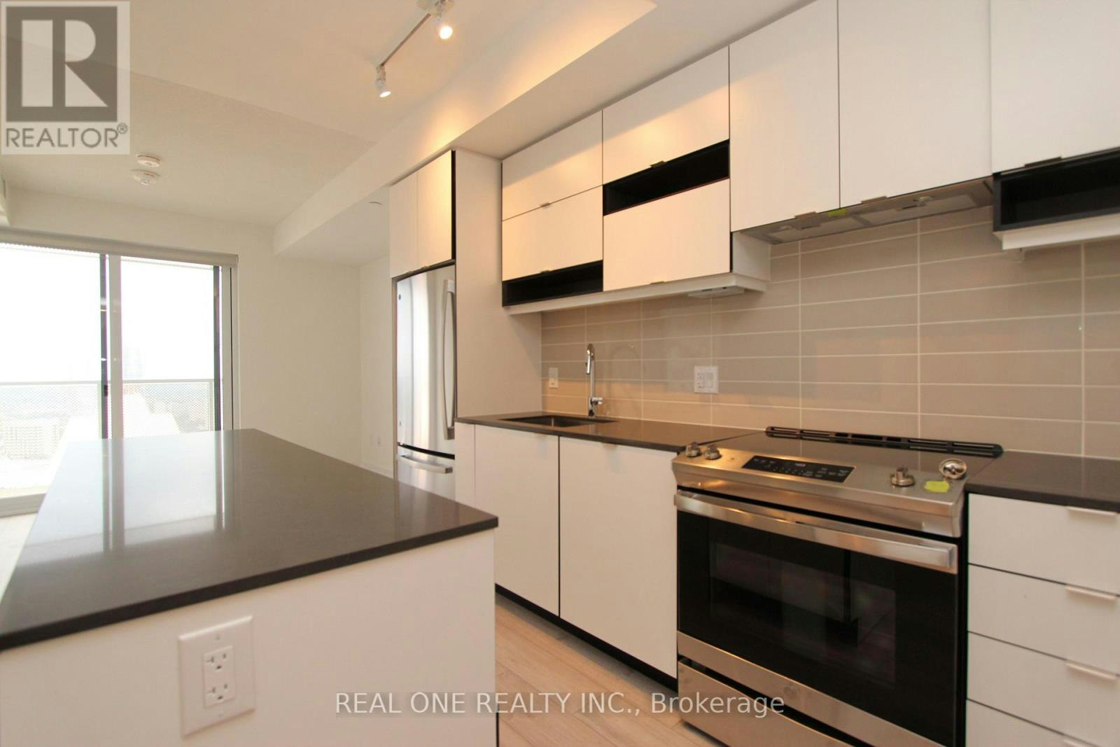 3807-4065 Confederation Parkway, Mississauga, ON, L5B 0L4 - 3
