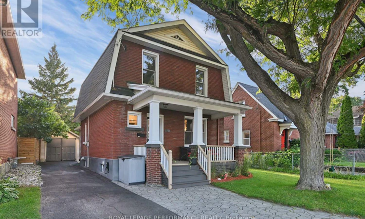 52 Marlowe Crescent