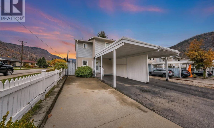 3398 Laurel Crescent