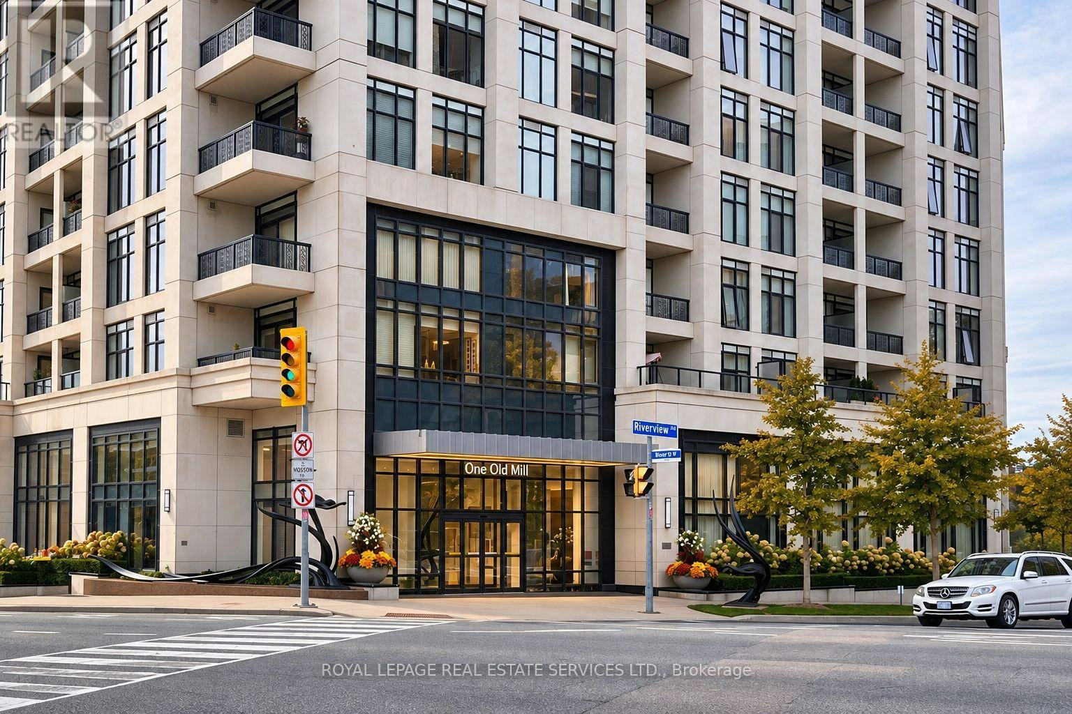 901-1 Old Mill Drive, Toronto, ON, M6S 0A1