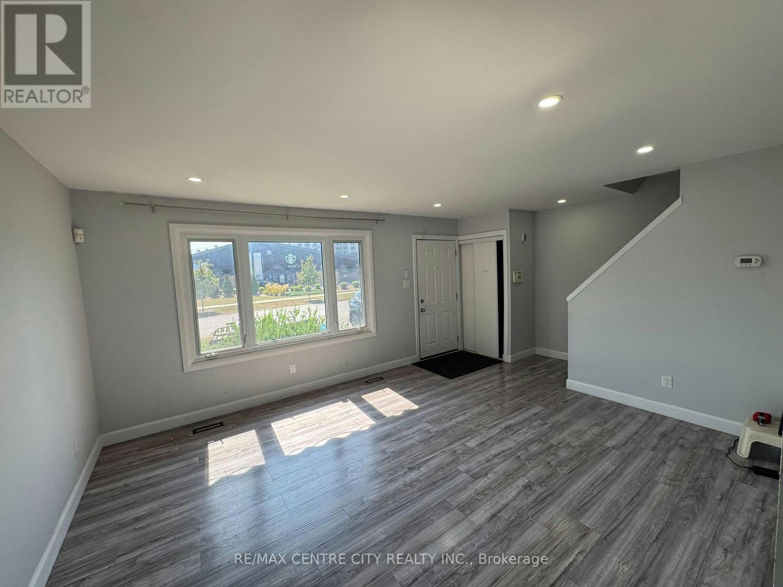 870 Wellingsboro Road, London, ON, N6E 1Y5 - 4