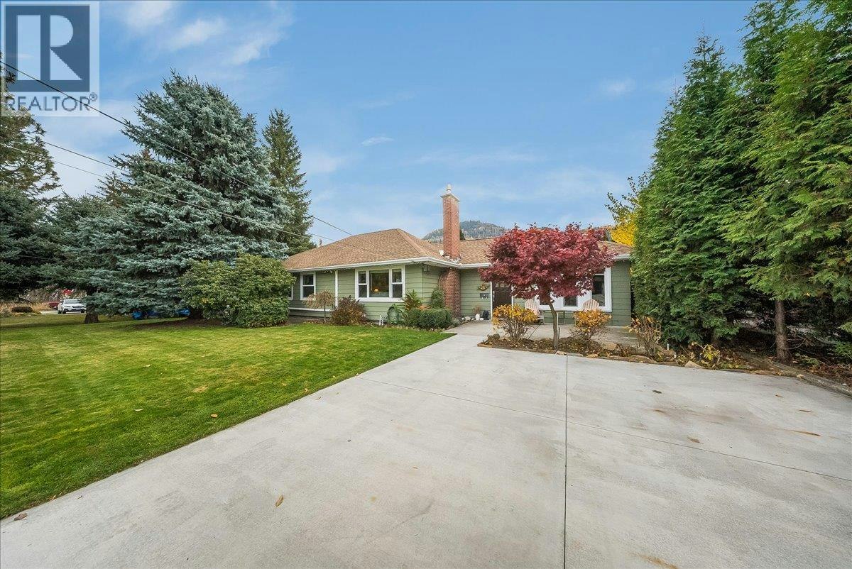 130 Cambridge Road, Warfield, BC, V1R 2J1