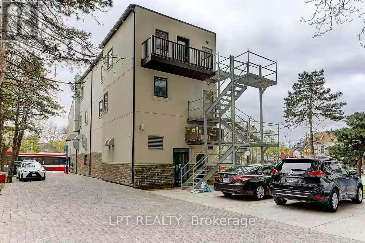 ROOM 301-600 Parliament Street, Toronto, ON, M4X 1R2 - 3