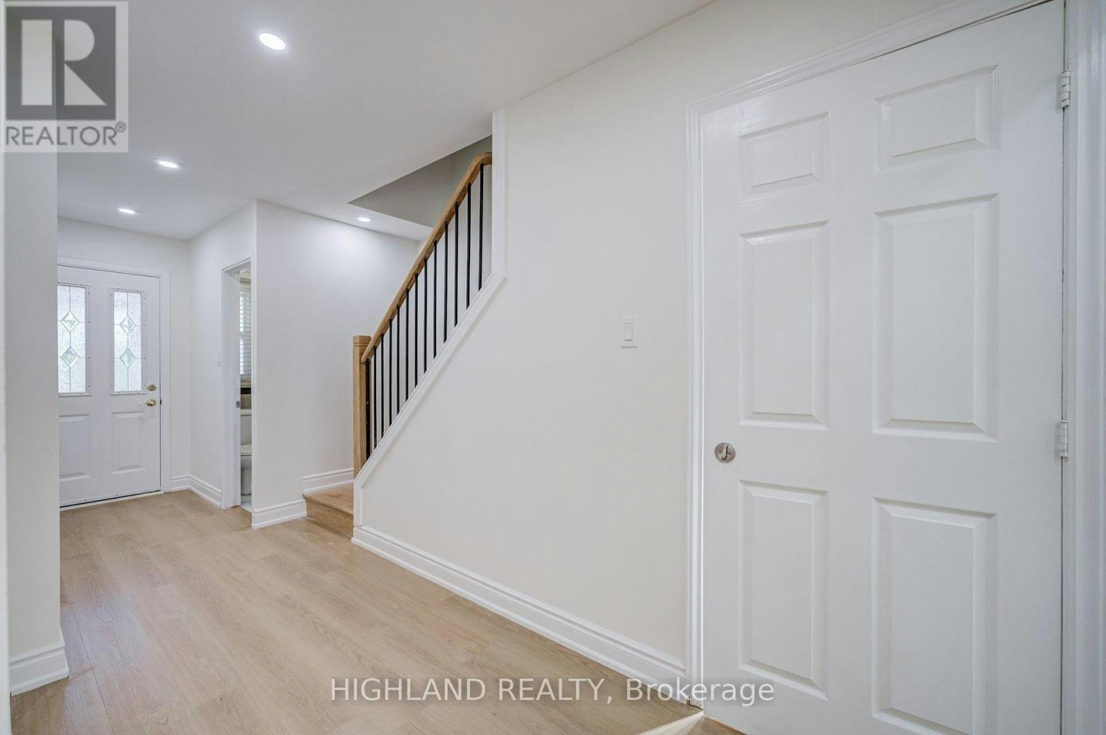 4066 Wycliffe Way, Mississauga, ON, L5C 3S1 - 5