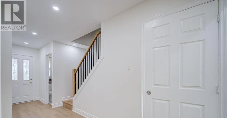 4066 Wycliffe Way, Mississauga, ON, L5C 3S1 - 5