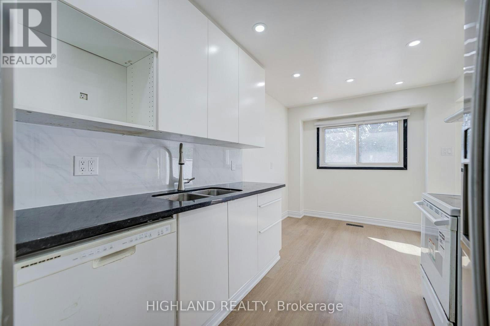 4066 Wycliffe Way, Mississauga, ON, L5C 3S1 - 10