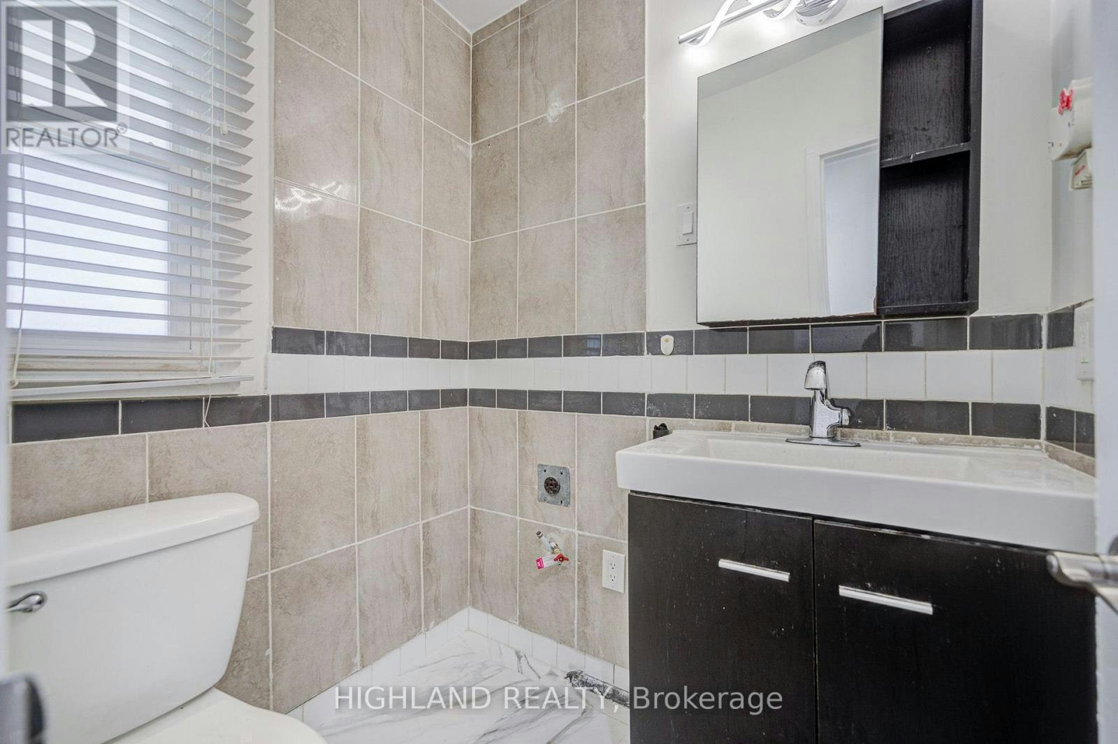 4066 Wycliffe Way, Mississauga, ON, L5C 3S1 - 3