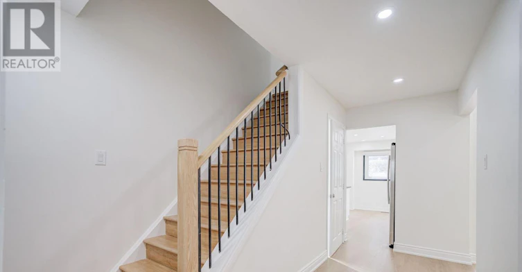 4066 Wycliffe Way, Mississauga, ON, L5C 3S1 - 4