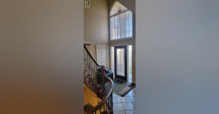 22 Royal Ridge Crescent, Vaughan, ON, L6A 2T1 - 2