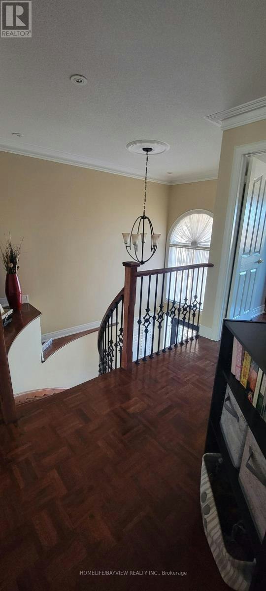 22 Royal Ridge Crescent, Vaughan, ON, L6A 2T1 - 11