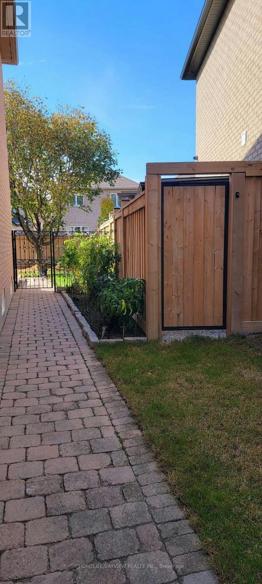 22 Royal Ridge Crescent, Vaughan, ON, L6A 2T1 - 19