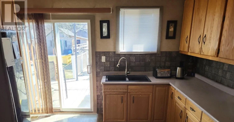 303 Annshiela Drive, Georgina, ON, L4P 3A6 - 4