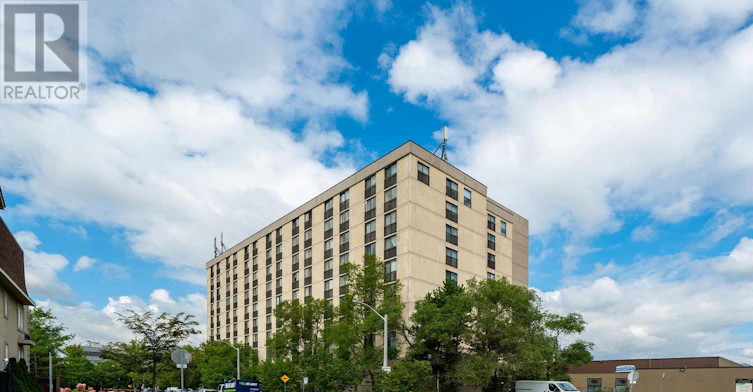 2737 Keele Street, Toronto, ON, M3M 2E9 - 2