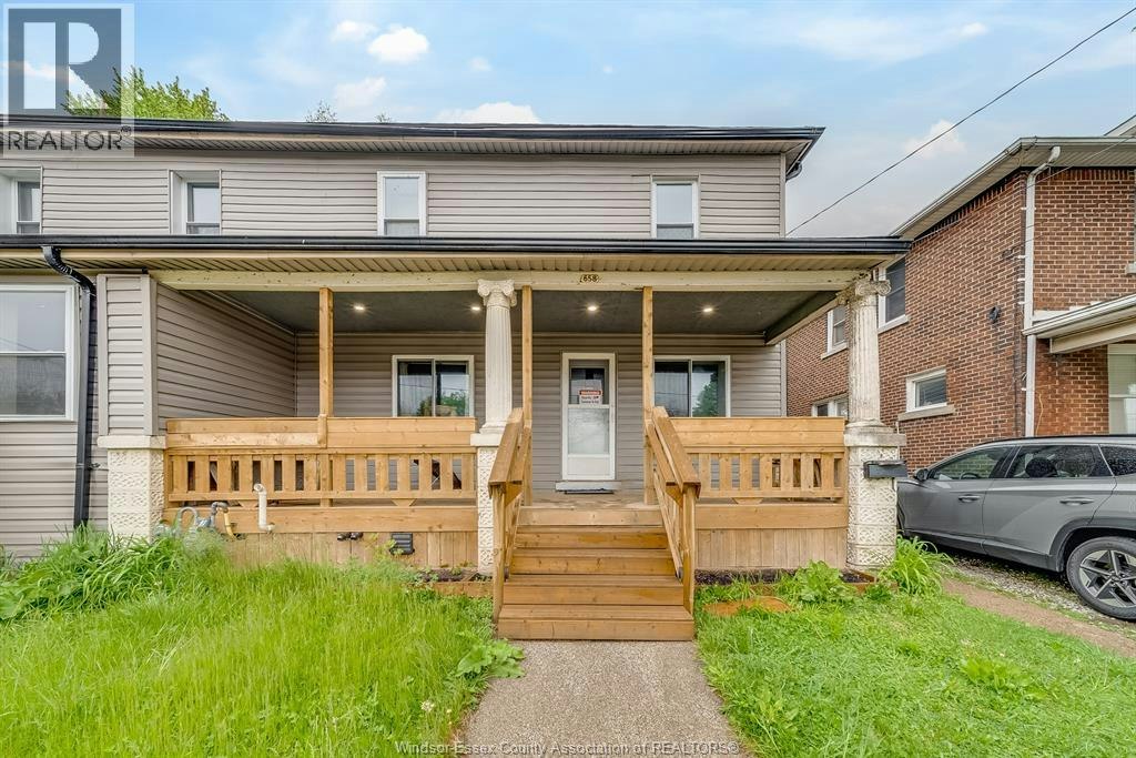 658 Tournier, Windsor, ON, N9C 3H2