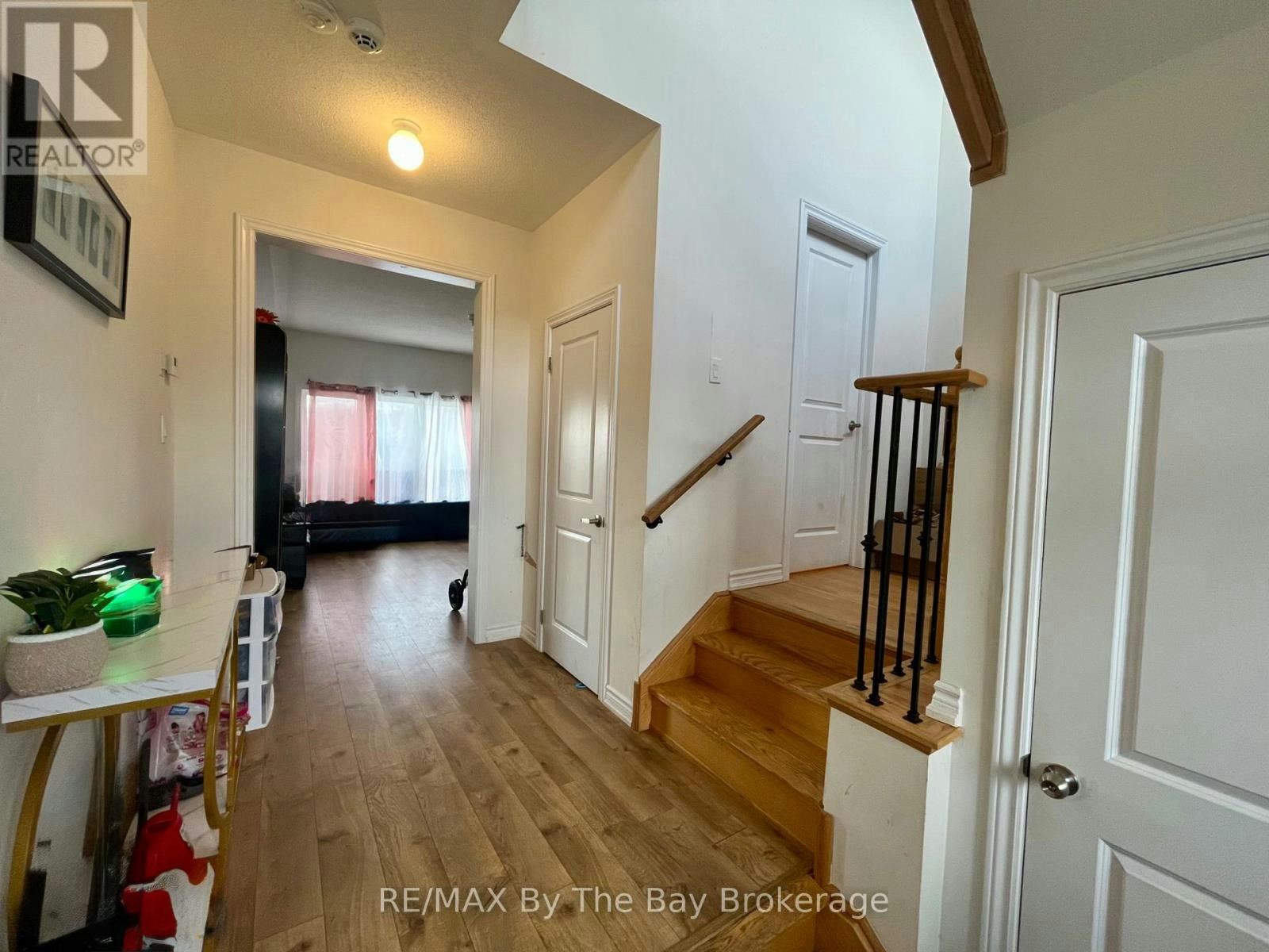 5 Bianca Crescent, Wasaga Beach, ON, L9Z 0H7 - 3