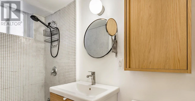 LOWER-1057 Davenport Road, Toronto, ON, M6G 2C2 - 13