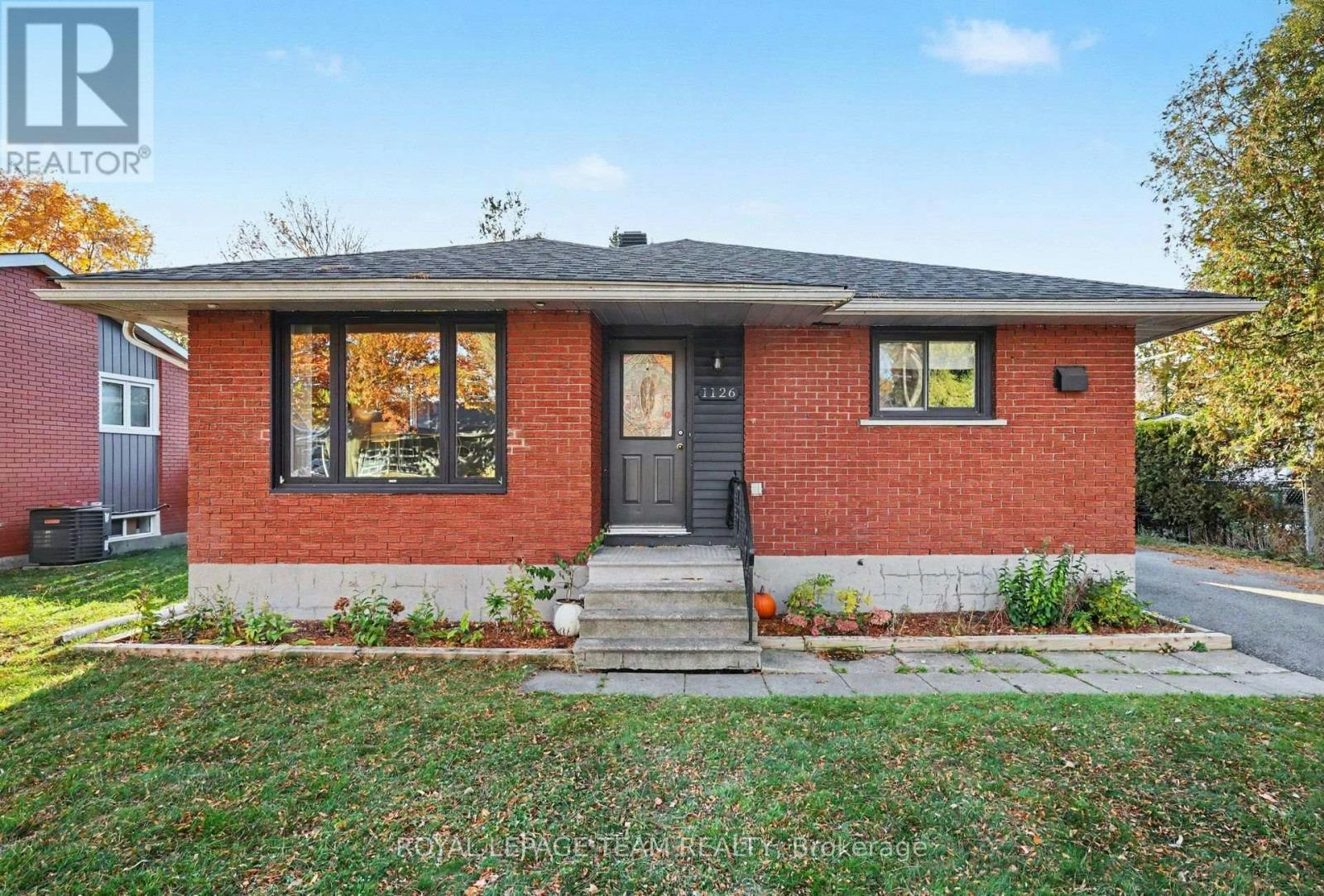 1126 Minnetonka Road, Ottawa, ON, K2C 2T9