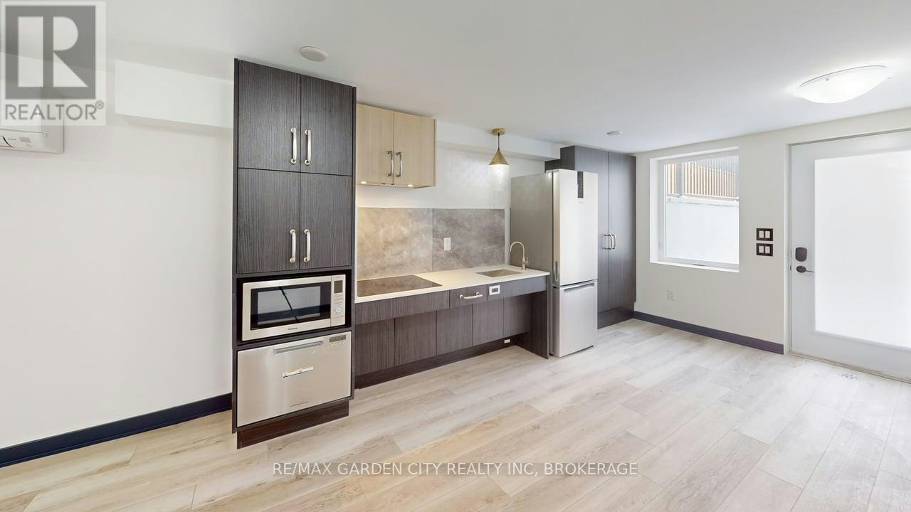 729 Queensdale Avenue E, Hamilton, ON, L8V 1M4 - 3