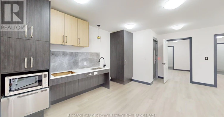 729 Queensdale Avenue E, Hamilton, ON, L8V 1M4 - 5