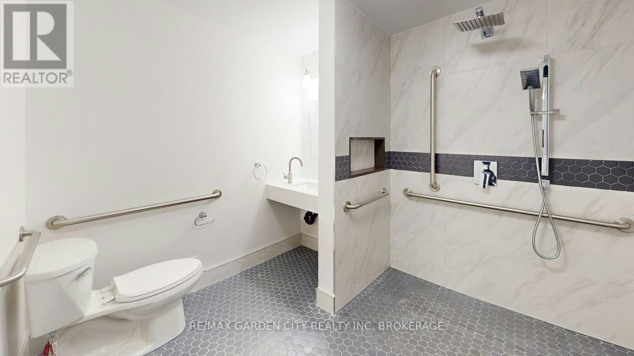 729 Queensdale Avenue E, Hamilton, ON, L8V 1M4 - 7