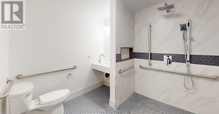 729 Queensdale Avenue E, Hamilton, ON, L8V 1M4 - 7