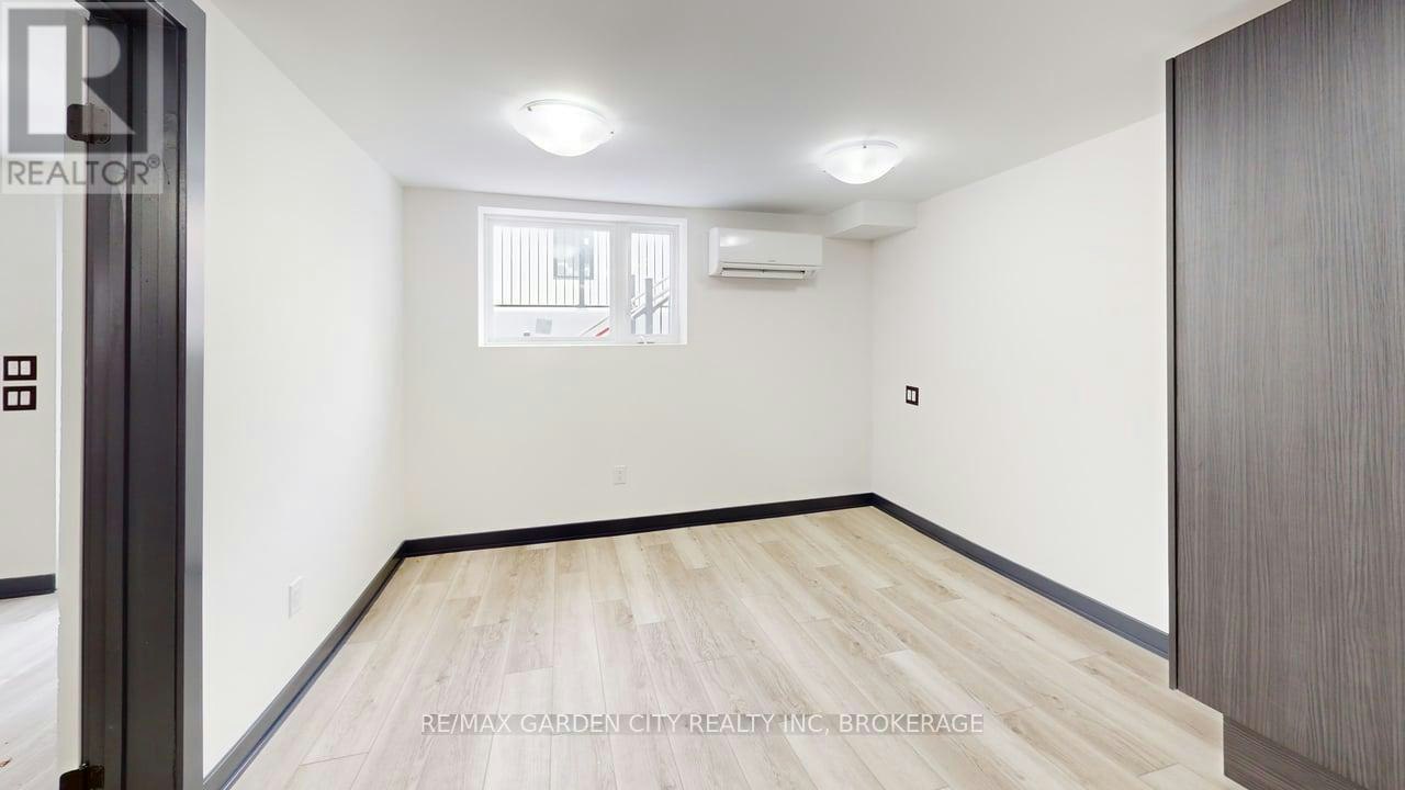 729 Queensdale Avenue E, Hamilton, ON, L8V 1M4 - 6